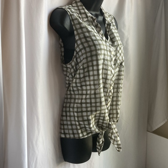 J. Jill Moss Gingham Tie Front Button Down Tank Top Shirt Size Medium - Picture 3 of 10
